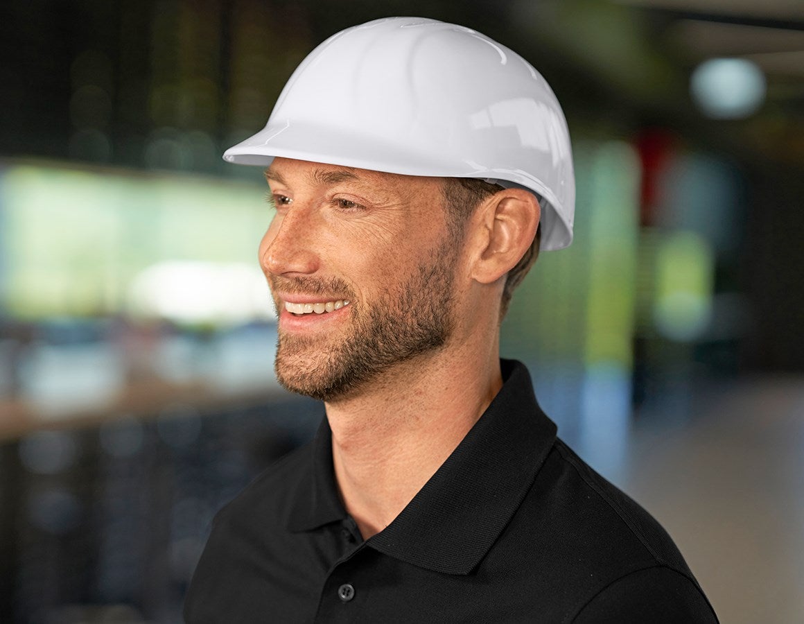 Main action image Safety helmet undefined