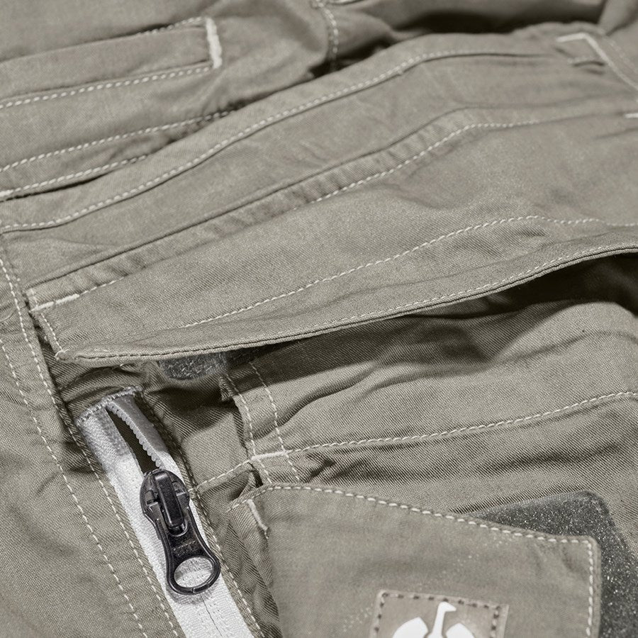 Detailed image Cargo trousers e.s.motion ten summer moorgreen