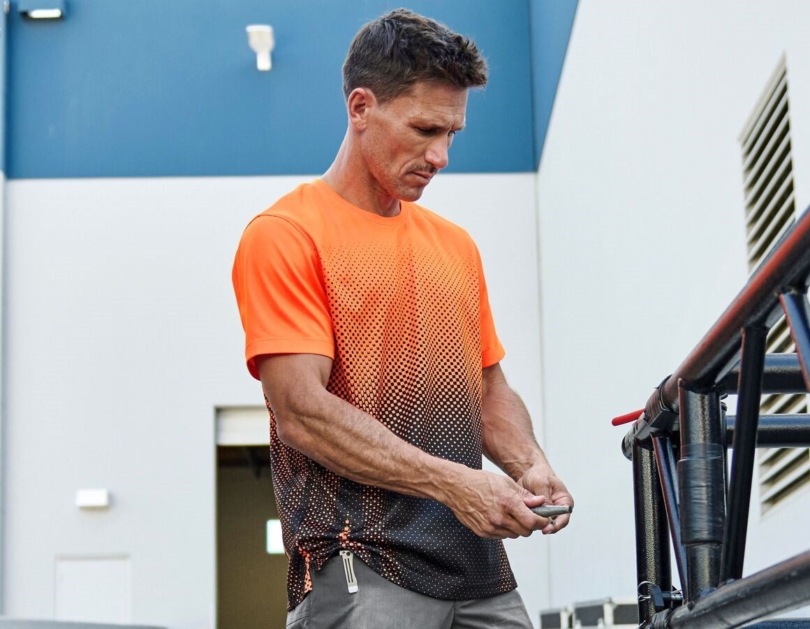 Main action image Functional t-shirt e.s.t:aktik high-vis orange/black