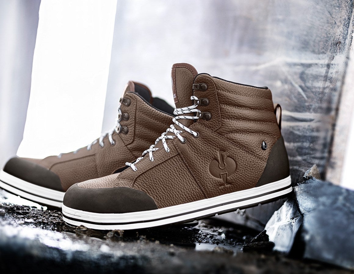 Main action image S3 Safety boots e.s. Spes II mid chestnut
