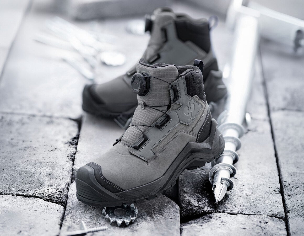 Main action image S7 Safety boots Strauss.7003 mid basaltgrey