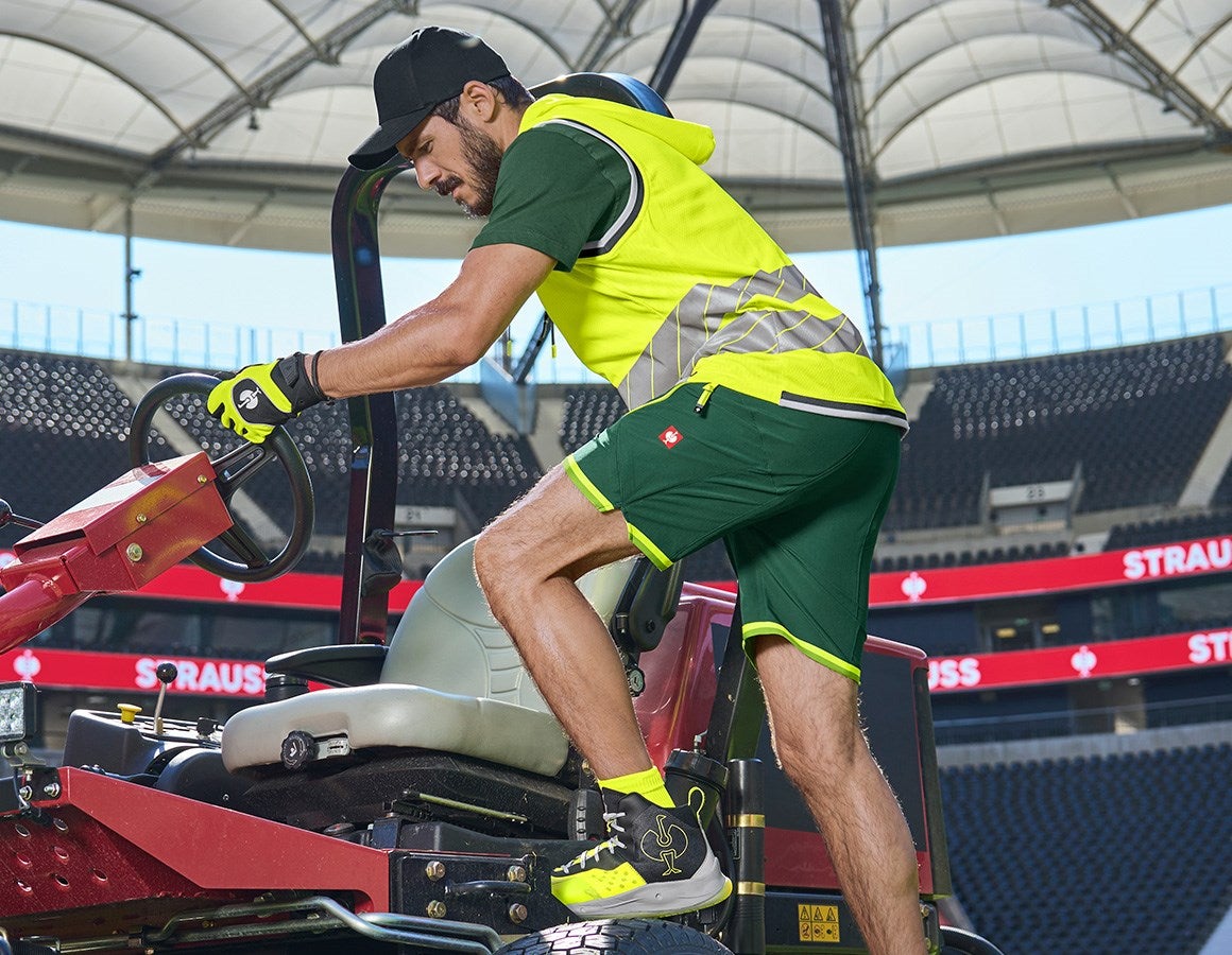 Additional image 3 Shorts e.s.ambition green/high-vis yellow