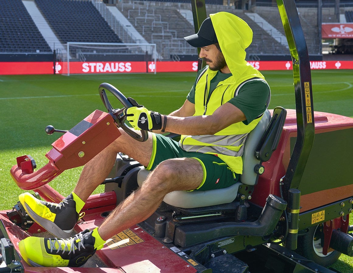 Additional image 4 Shorts e.s.ambition green/high-vis yellow