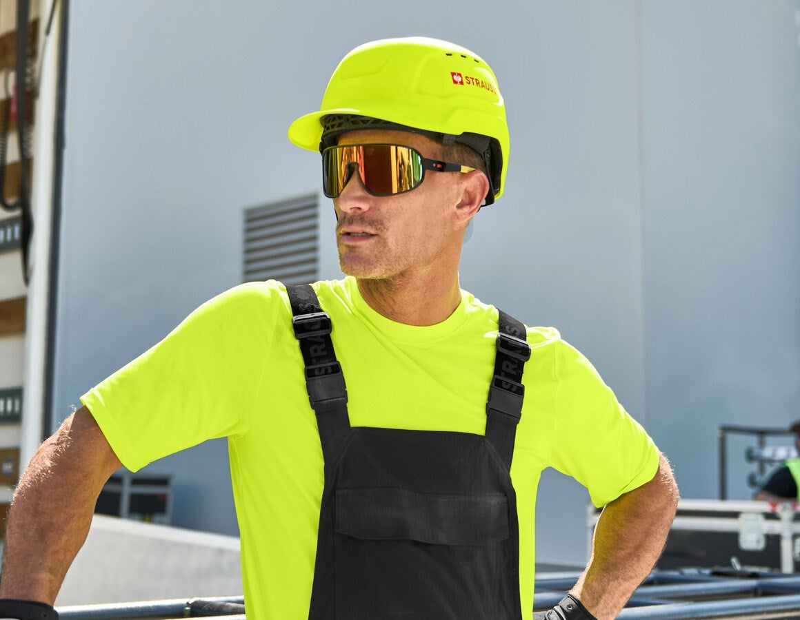 Main action image e.s. Work helmet worker yellow