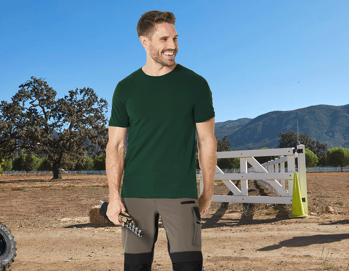 Main action image e.s. T-shirt cotton stretch, slim fit green